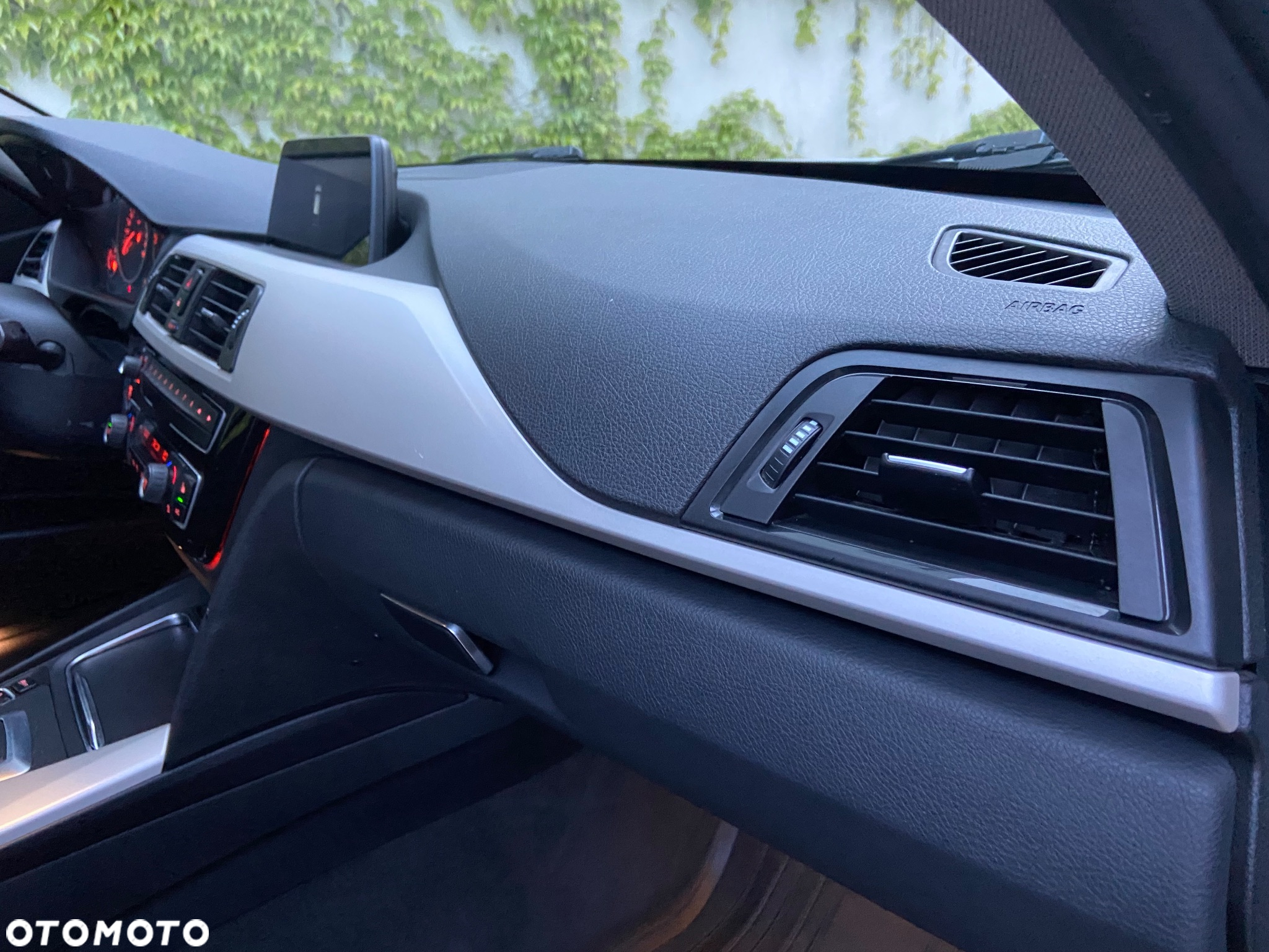BMW Seria 3 320d Luxury Line sport - 27