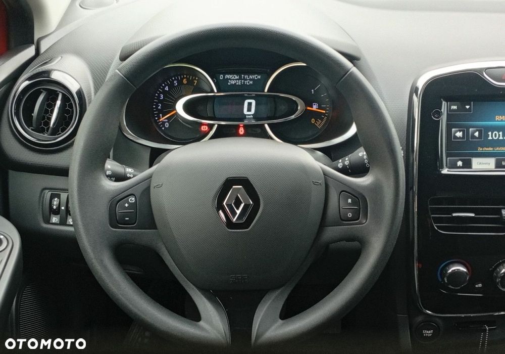 Renault Clio - 23
