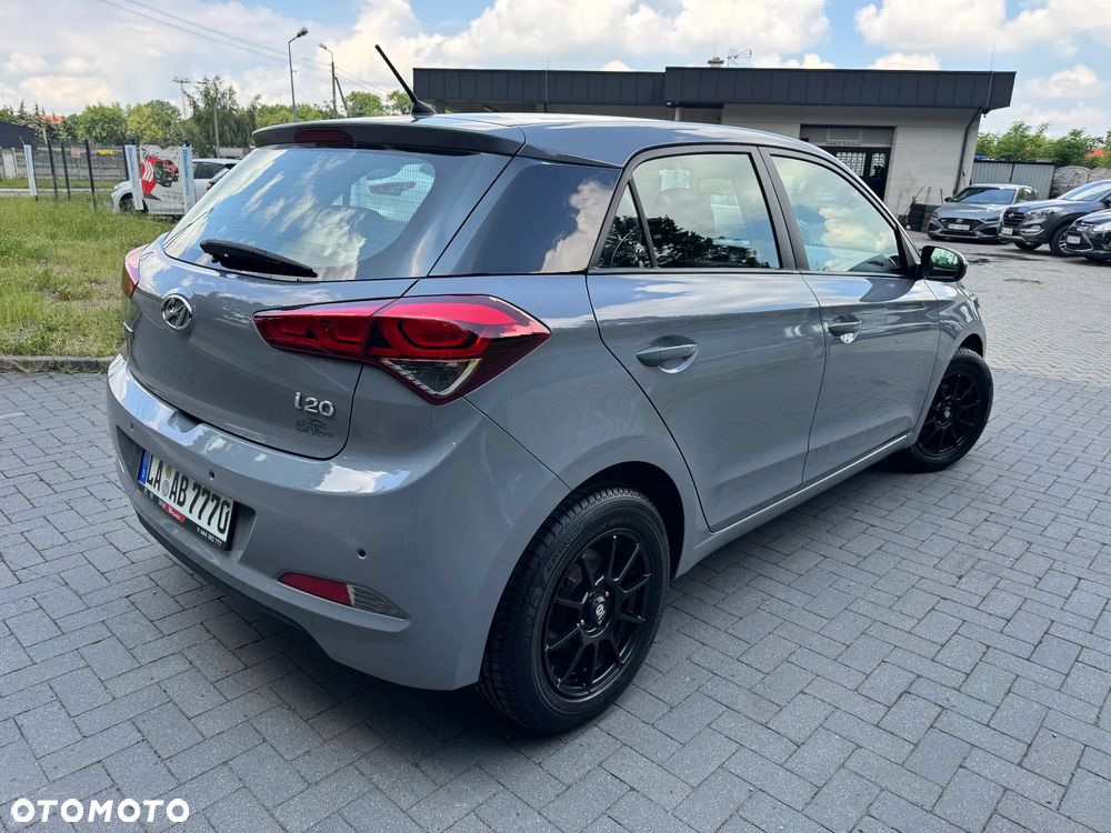 Hyundai i20 blue 1.2 Style - 11