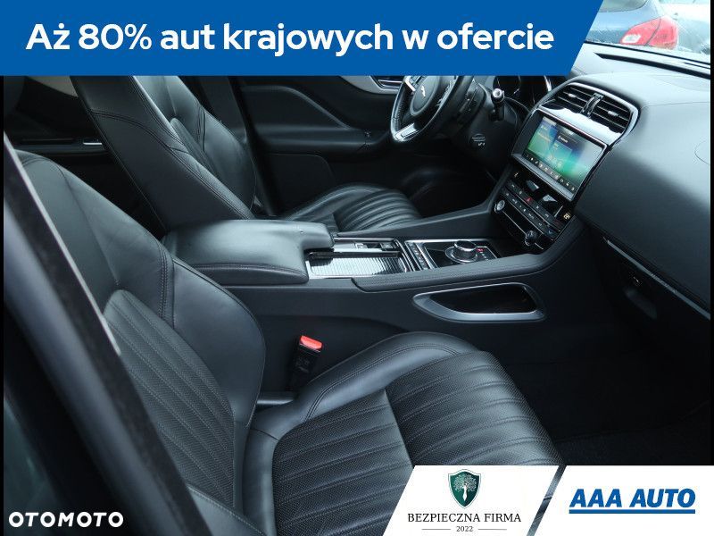 Jaguar F-Pace - 10