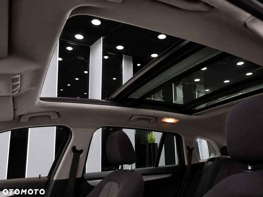 BMW Seria 2 218i GT - 3