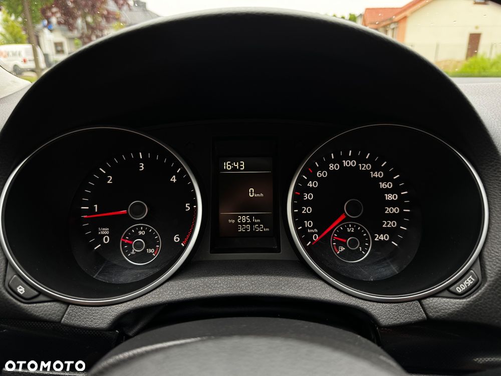 Volkswagen Golf 1.6 TDI BMT Comfortline - 11