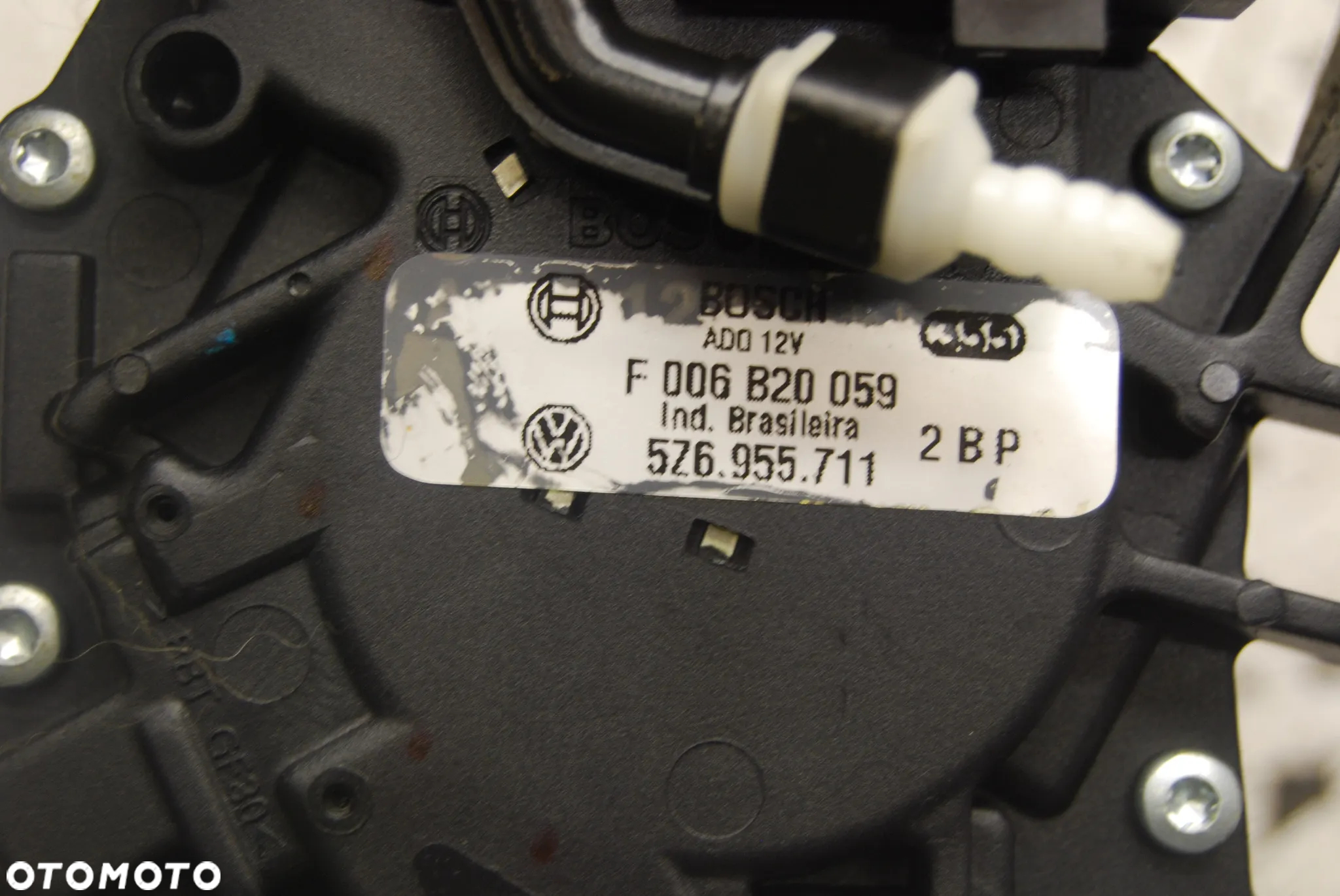 SILNICZEK WYCIERACZKI TYŁ TYLNY 5Z6955711 VW FOX 2008R. - 4