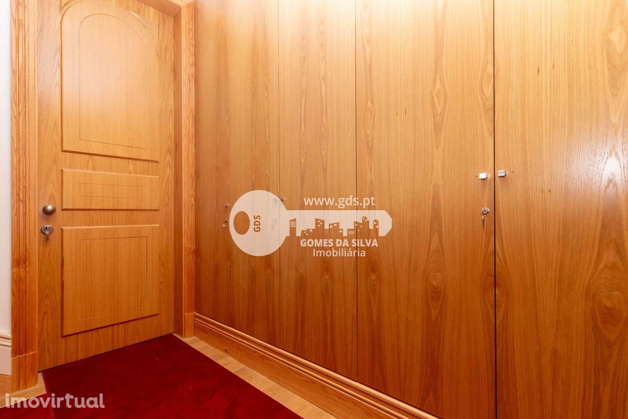 Apartamento T1 - 2º piso trás - Grande imagem: 3/23