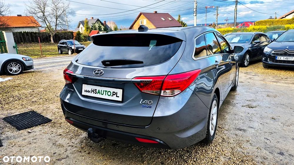 Hyundai i40 Kombi blue 1.6 Family+ - 15