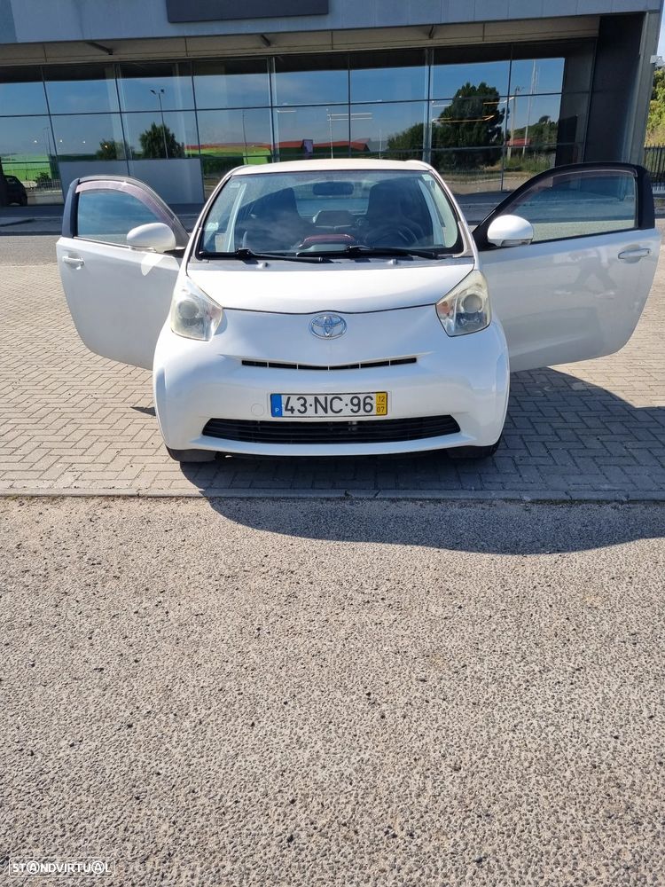 Toyota iQ - 5