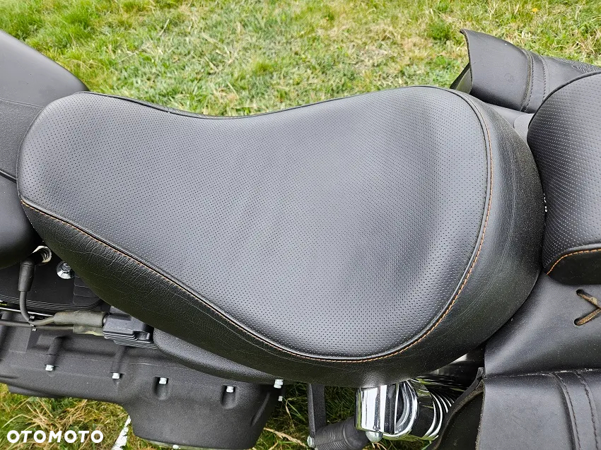 Harley-Davidson Dyna Street Bob - 7