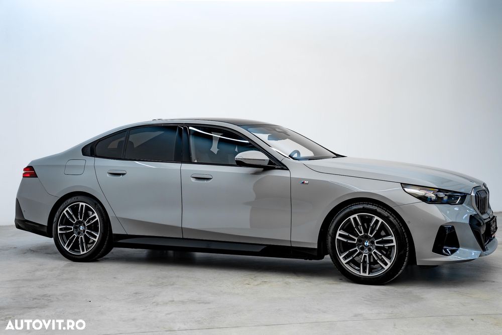 BMW Seria 5 520i AT MHEV - 13