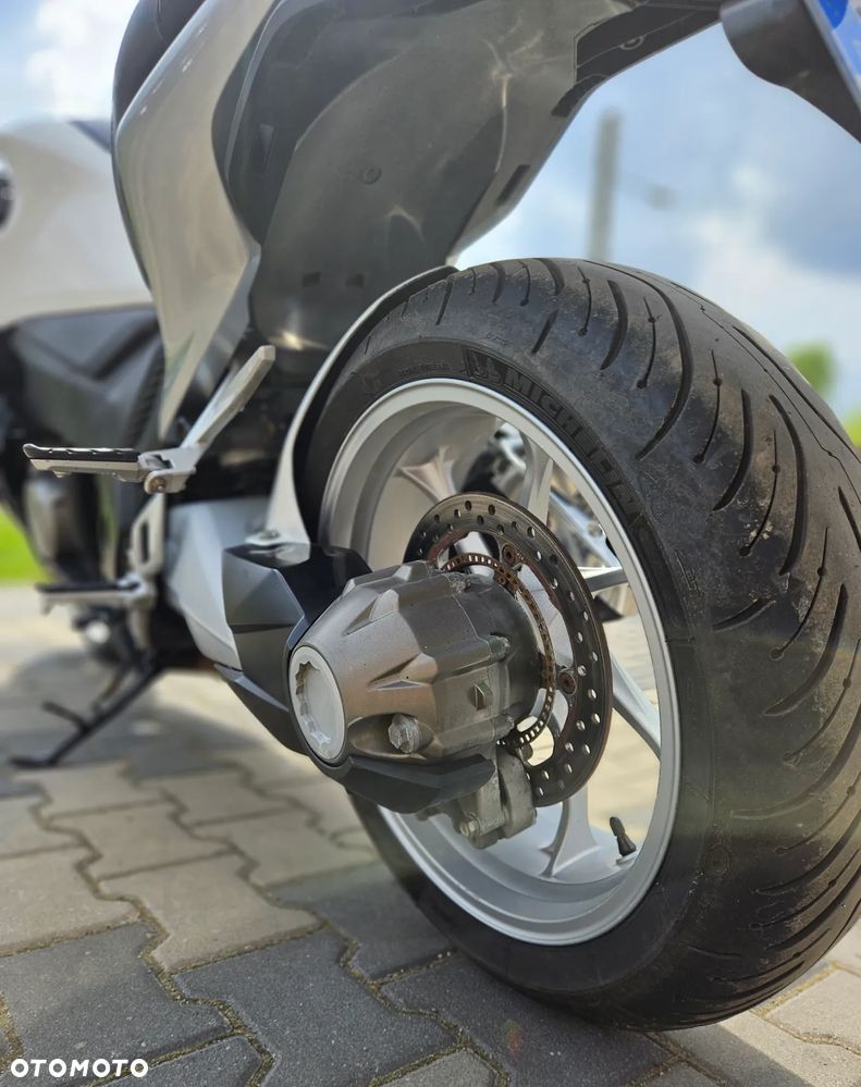 Honda VFR - 6