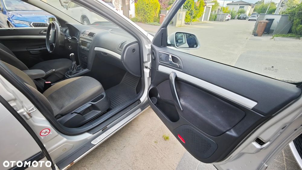 Skoda Octavia 1.6 FSI Ambiente - 20