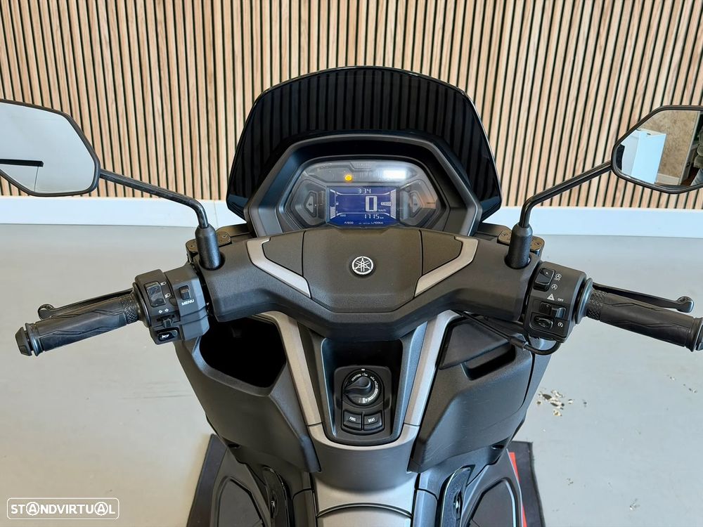 Yamaha NMAX - 16