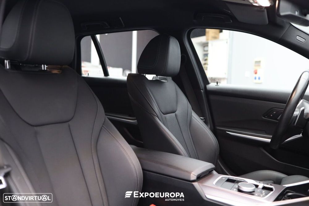 BMW 320 e Pack Desportivo M Auto - 24