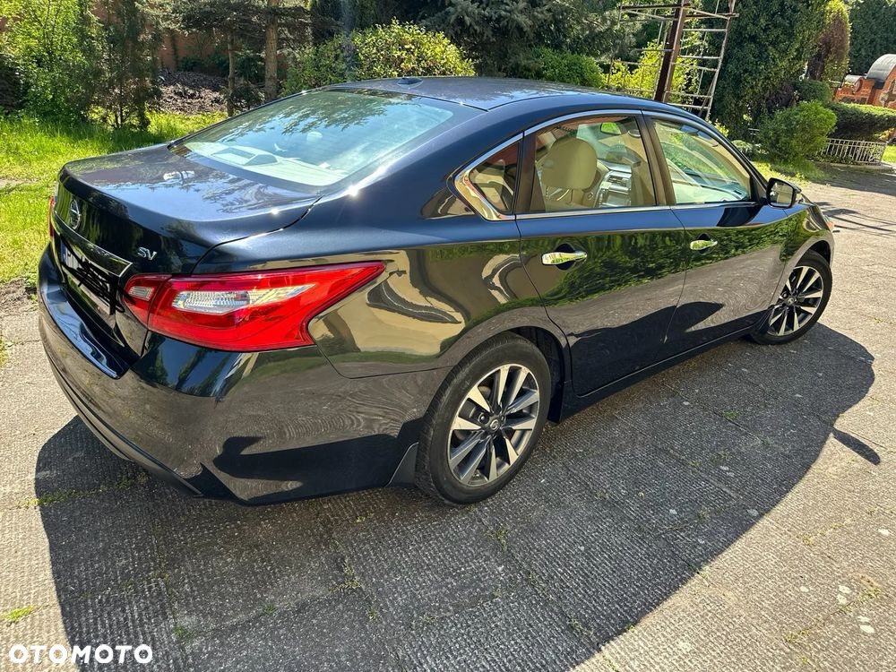 Nissan Altima - 8