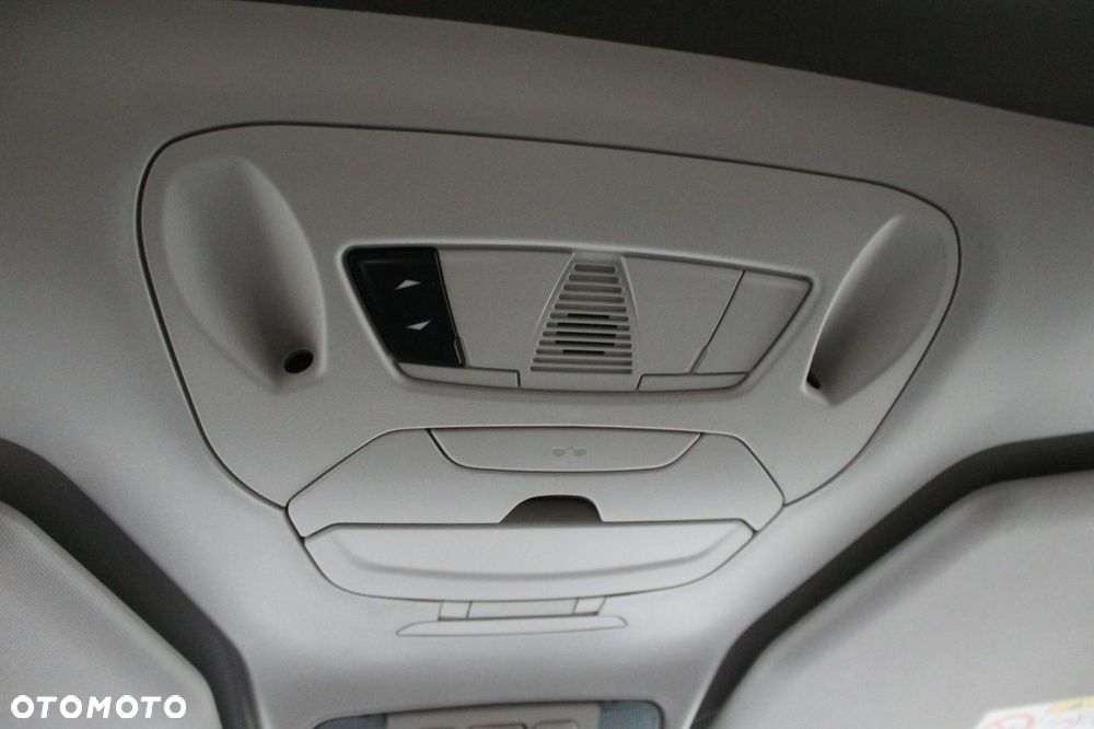 Ford Tourneo Connect 1.5 EcoBlue Start-Stop Titanium - 28