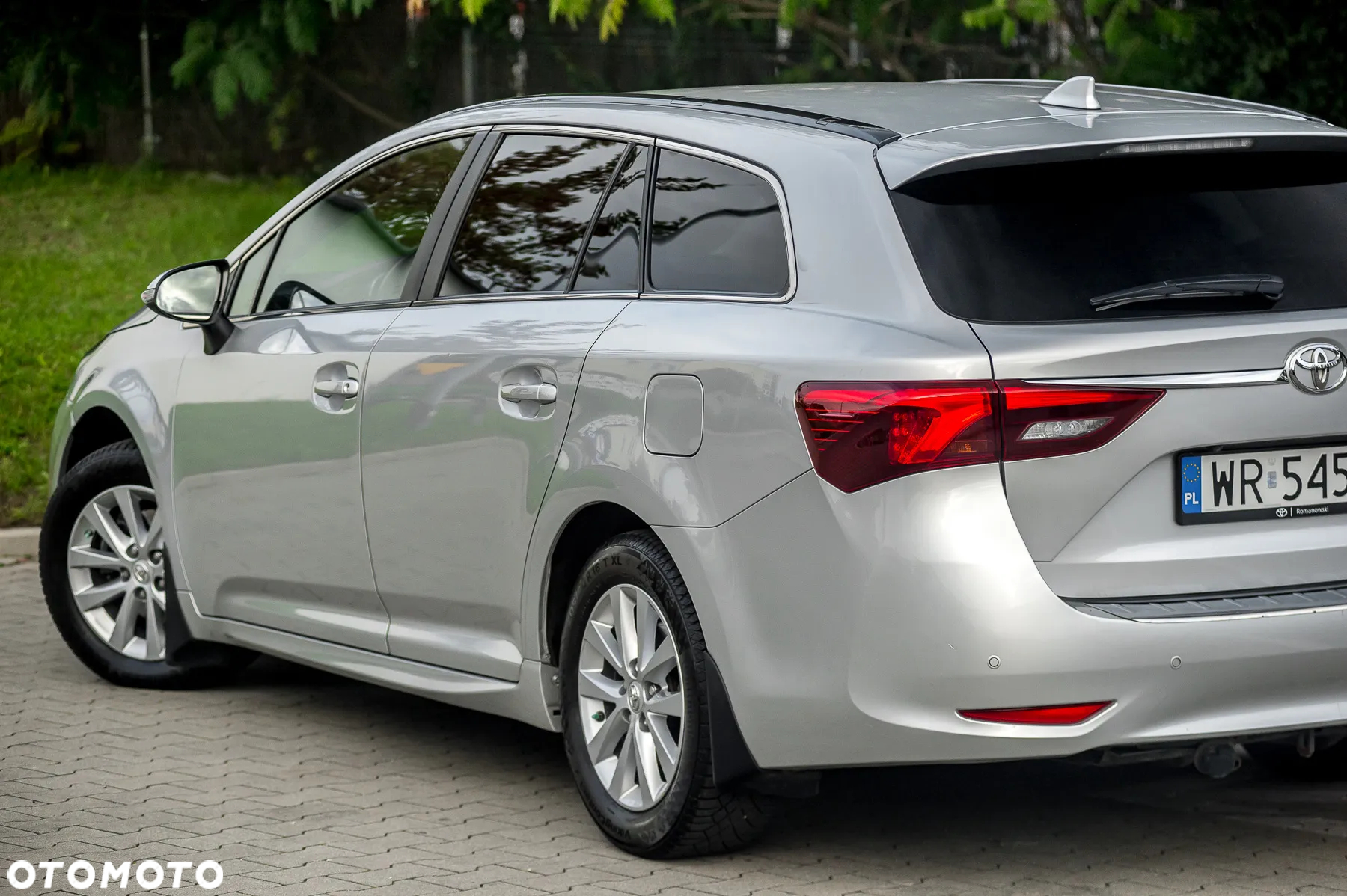 Toyota Avensis 1.8 Premium MS - 9