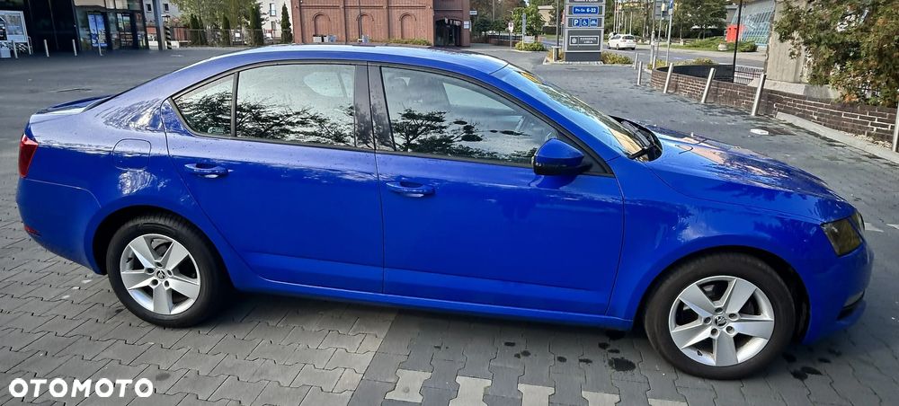 Skoda Octavia 2.0 TDI Ambition DSG - 2