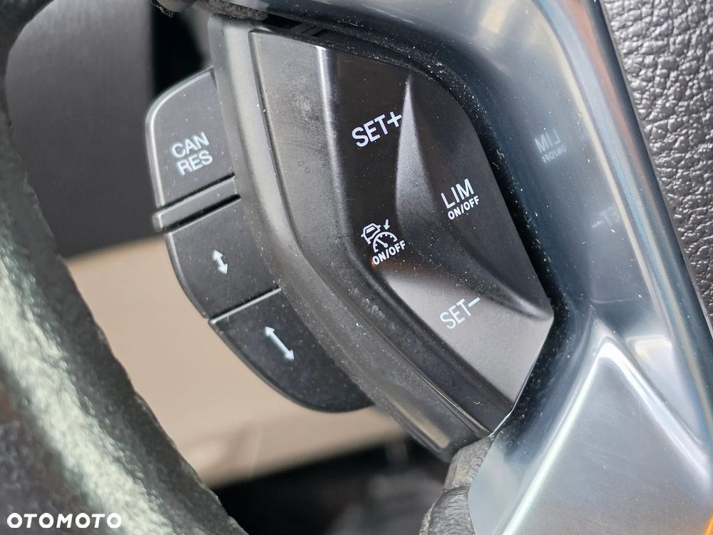 Ford Tourneo Custom 2.0 EcoBlue L1 Titanium SelectShift - 31