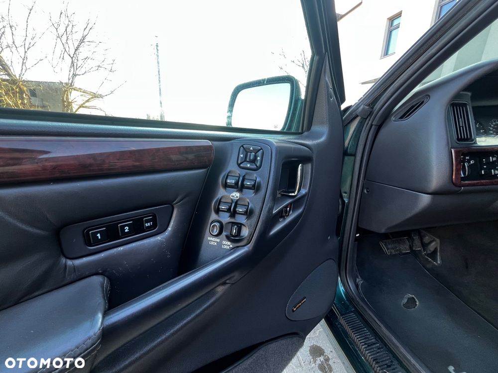 Jeep Grand Cherokee 5.9 Limited - 22