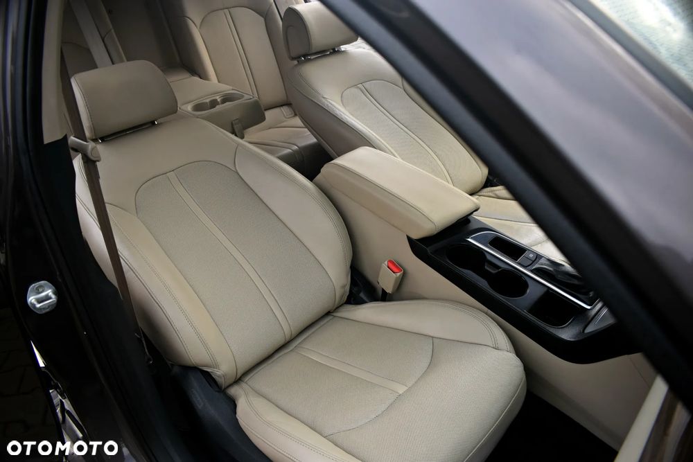 Hyundai Sonata 2.4 SE - 35