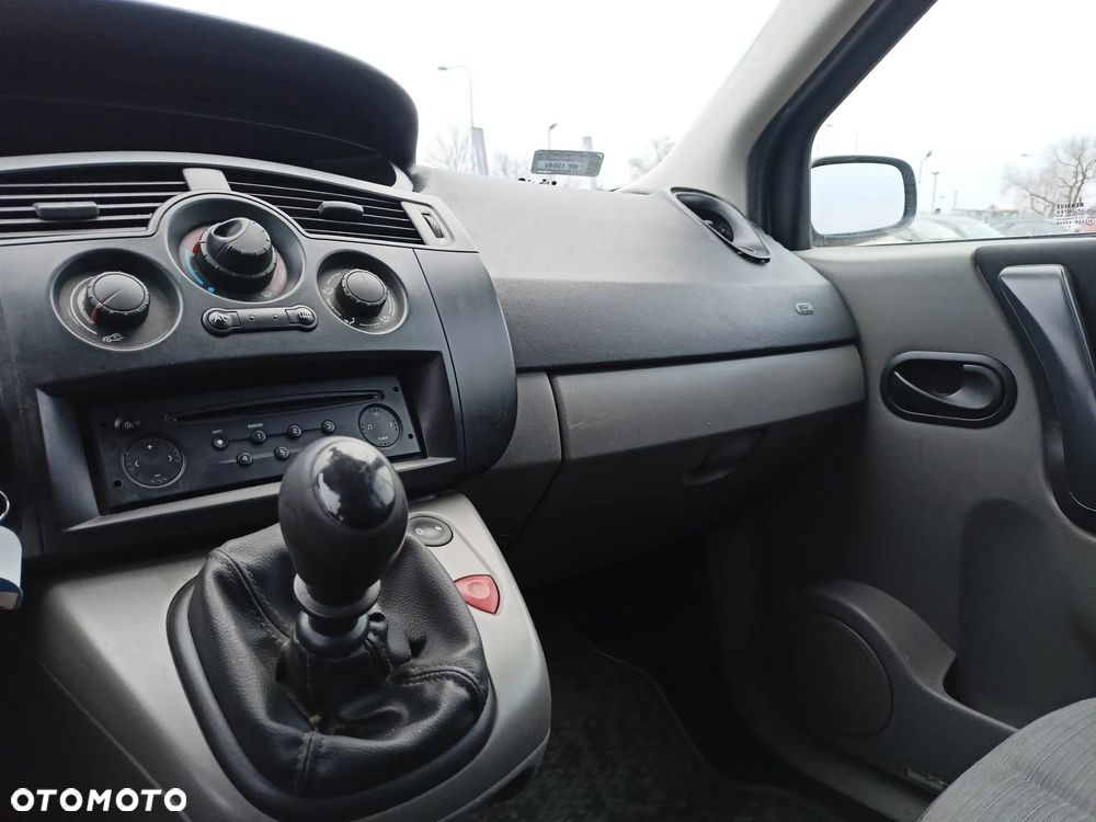 Renault Scenic - 11