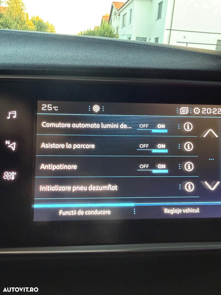 Peugeot 308 1.2 L PureTech Turbo Allure Aut. - 17
