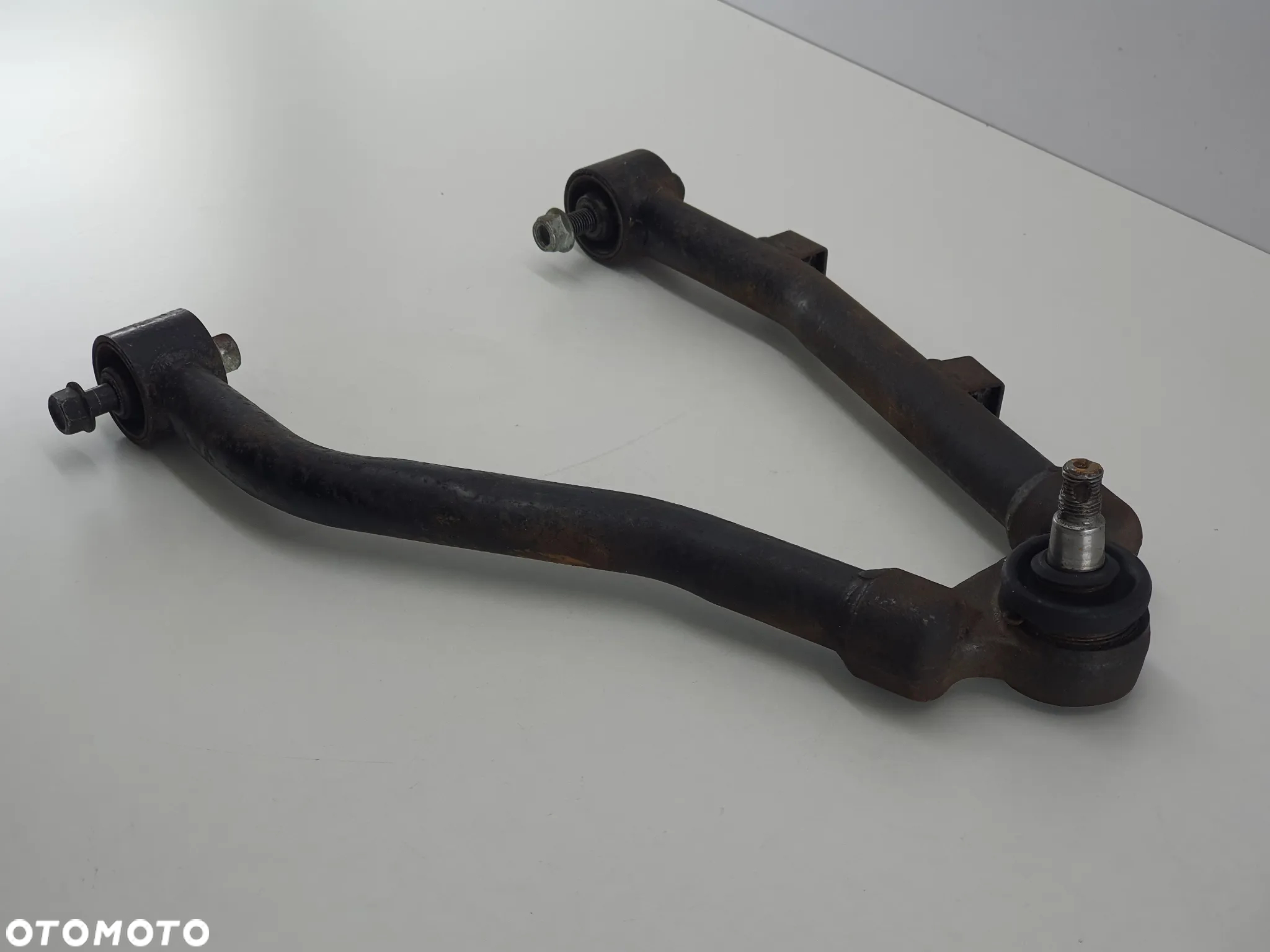 WAHACZ LEWY PRZOD GORNY SWORZEN   TGB BLADE 550 - 3