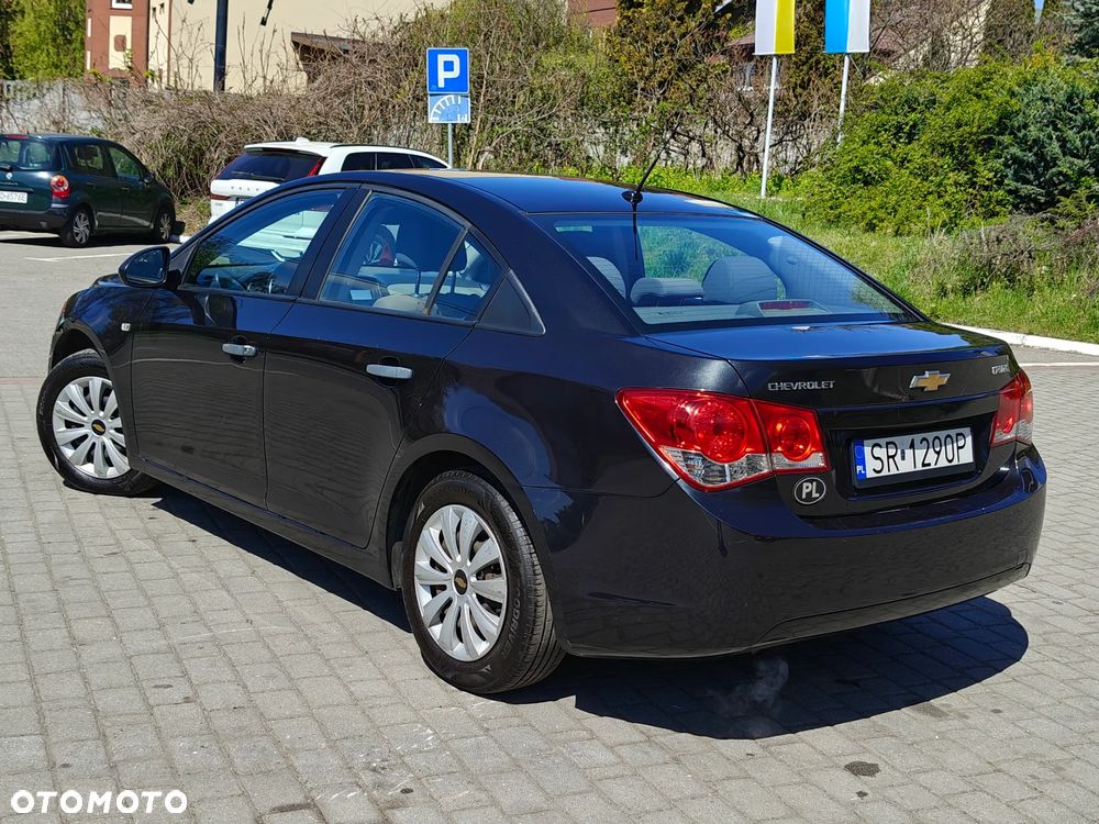 Chevrolet Cruze 1.6 LS - 2