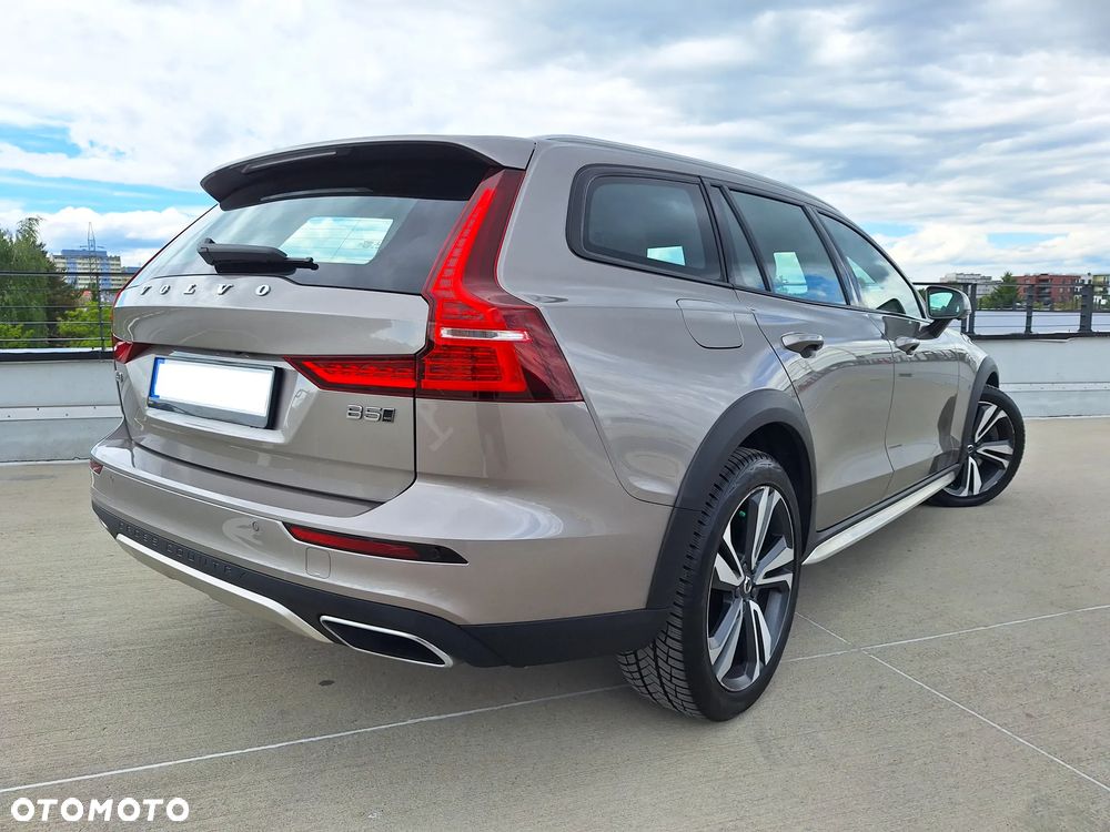 Volvo V60 Cross Country Pro B5 B AWD - 11