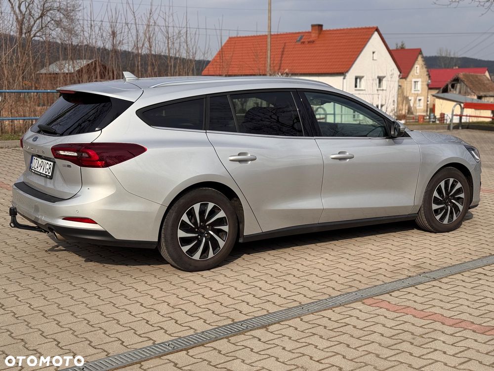 Ford Focus 1.0 EcoBoost Hybrid TITANIUM - 9