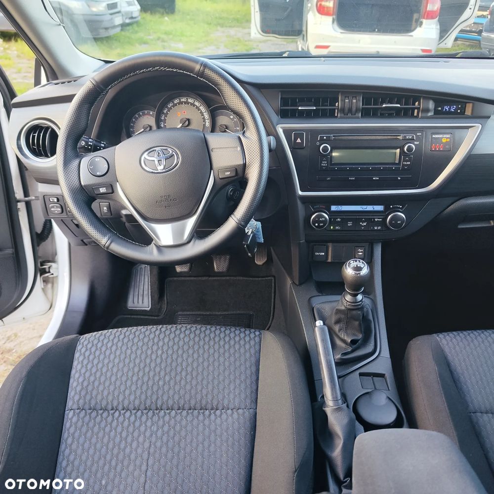 Toyota Auris - 15