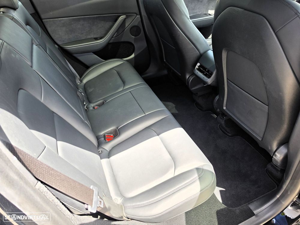 Tesla Model Y Long Range Dual Motor AWD - 34