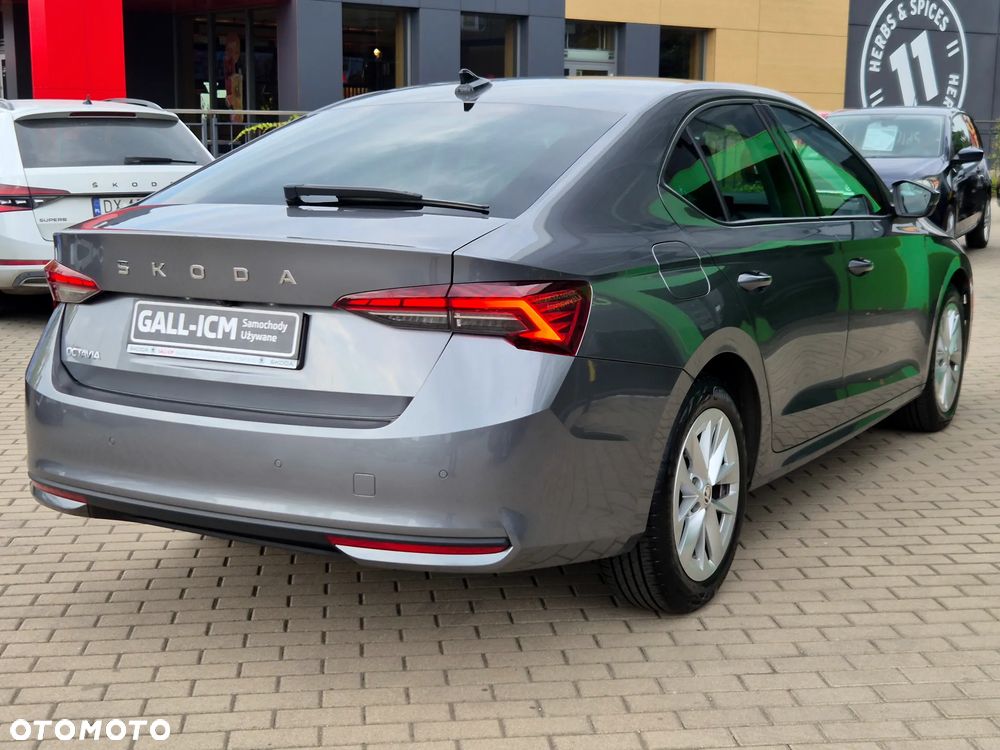 Skoda Octavia 1.5 TSI mHEV Selection DSG - 12