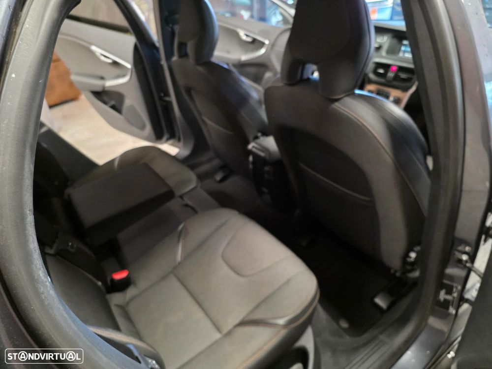 Volvo V40 D2 Summum - 25