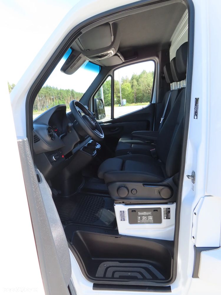 Mercedes-Benz Sprinter 519 CDI 190 KM Chłodnia Winda Załadowcza BÄR 750 Kg Agregat Zasilany Na Postoju 230 V Izoterma ACORD 3500 mm Dł. 6 Euro Palet Rozstaw Osi L2- 3665 mm, DMC 3500 Kg Tylne Koła Bliźniacze WZMACNIANY Stan Wizualny I Techniczny NOWY Tak Jak Z Taśmy Produkcyjnej Gotowy Dostępny OKAZJA POLECAM - 32