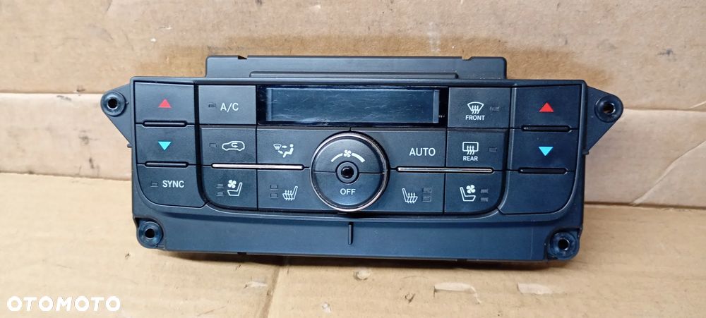Panel nawiewu klimatyzacji klimy Jeep Grand Cherokee IV WK2 55111924AQ - 1