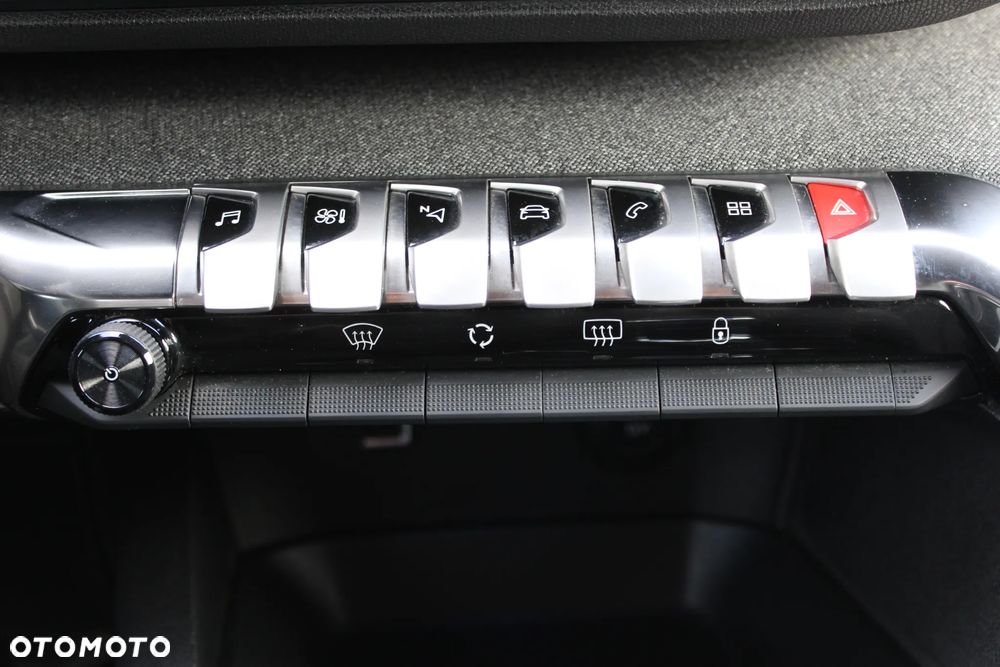 Peugeot 3008 1.2 PureTech Active Pack S&S - 28