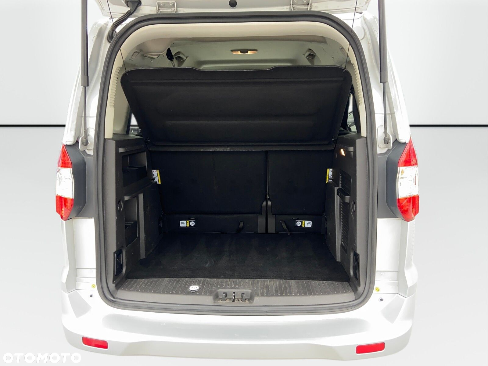 Ford Tourneo Courier 1.5 TDCi Titanium - 9