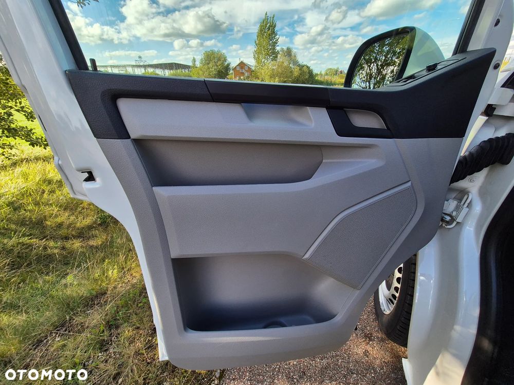 Volkswagen Transporter - 28