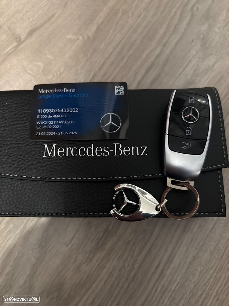 Mercedes-Benz E 300 de 4Matic 9G-TRONIC AMG Line - 30