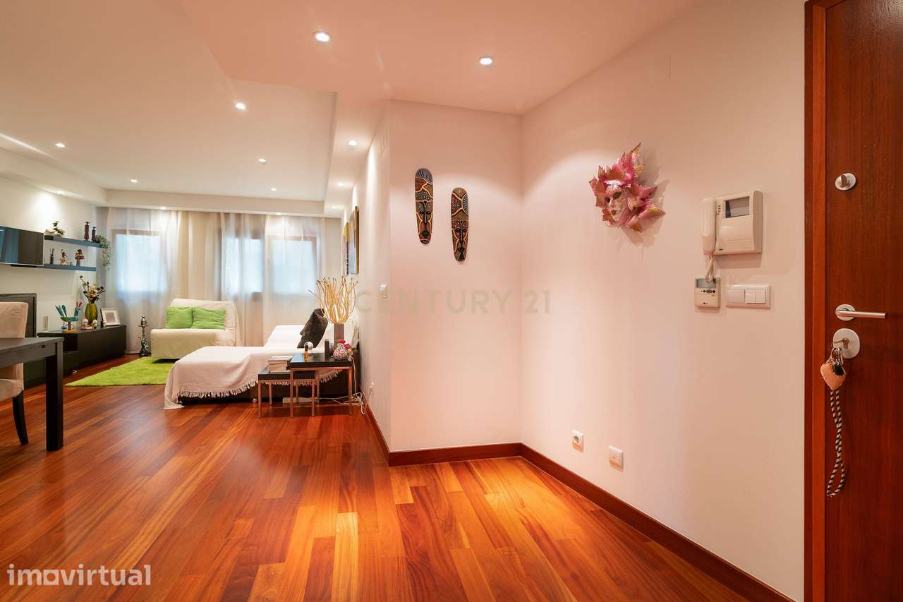 Apartamento T1 nas Colinas do Cruzeiro com Arrecadação e Parqueamento - Grande imagem: 2/30