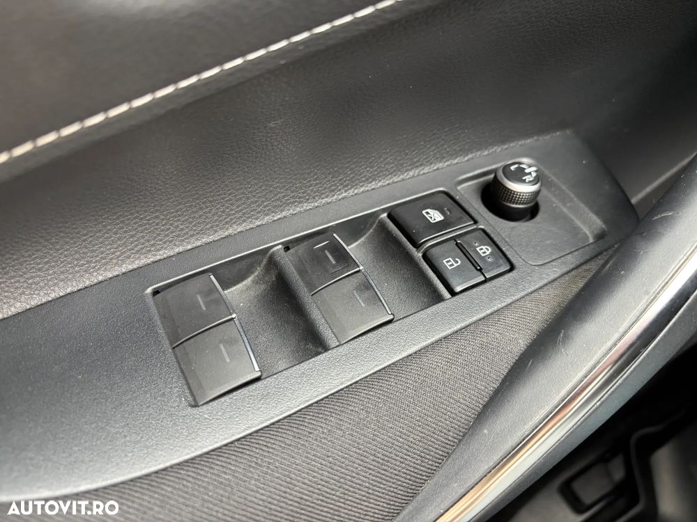 Toyota Corolla 2.0 HSD Dynamic interior Negru - 31