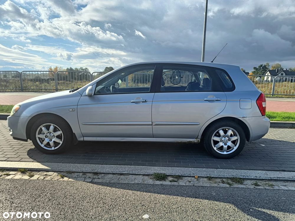 Kia Cerato - 1