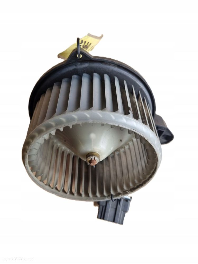 AUDI A6 C5 97-04 r. DMUCHAWA WENTYLATOR NAWIEWU BOSCH 0130111202 REZYSTOR + - 2