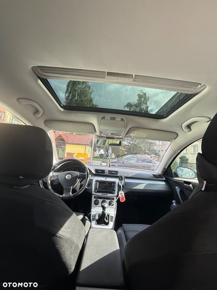 Volkswagen Passat 2.0 TDI Highline - 11