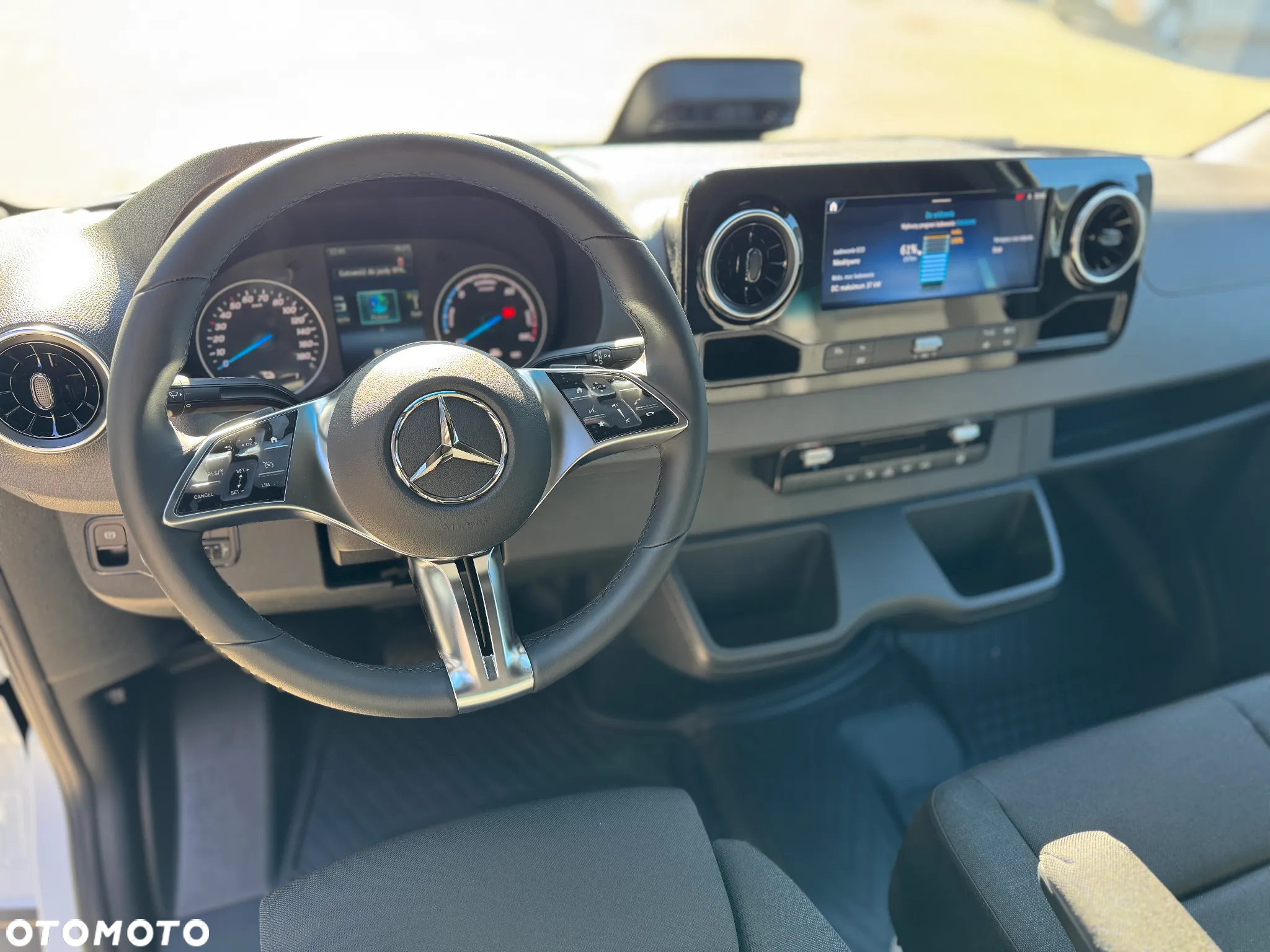 Mercedes-Benz eSprinter - 14