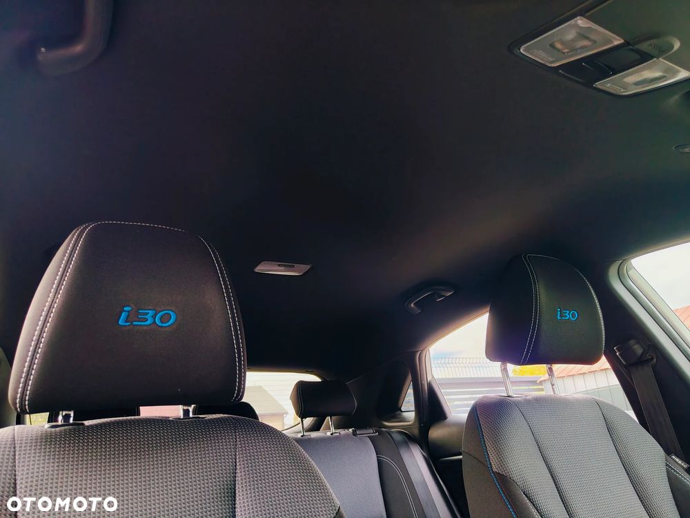 Hyundai i30 blue 1.6 GDI Passion - 30