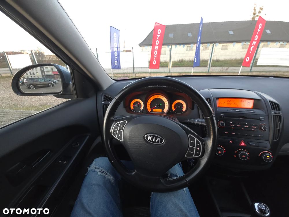 Kia Ceed 1.4 CVVT LX - 28