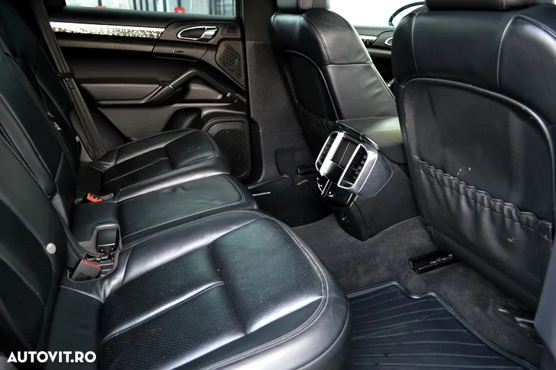 Porsche Cayenne - 16