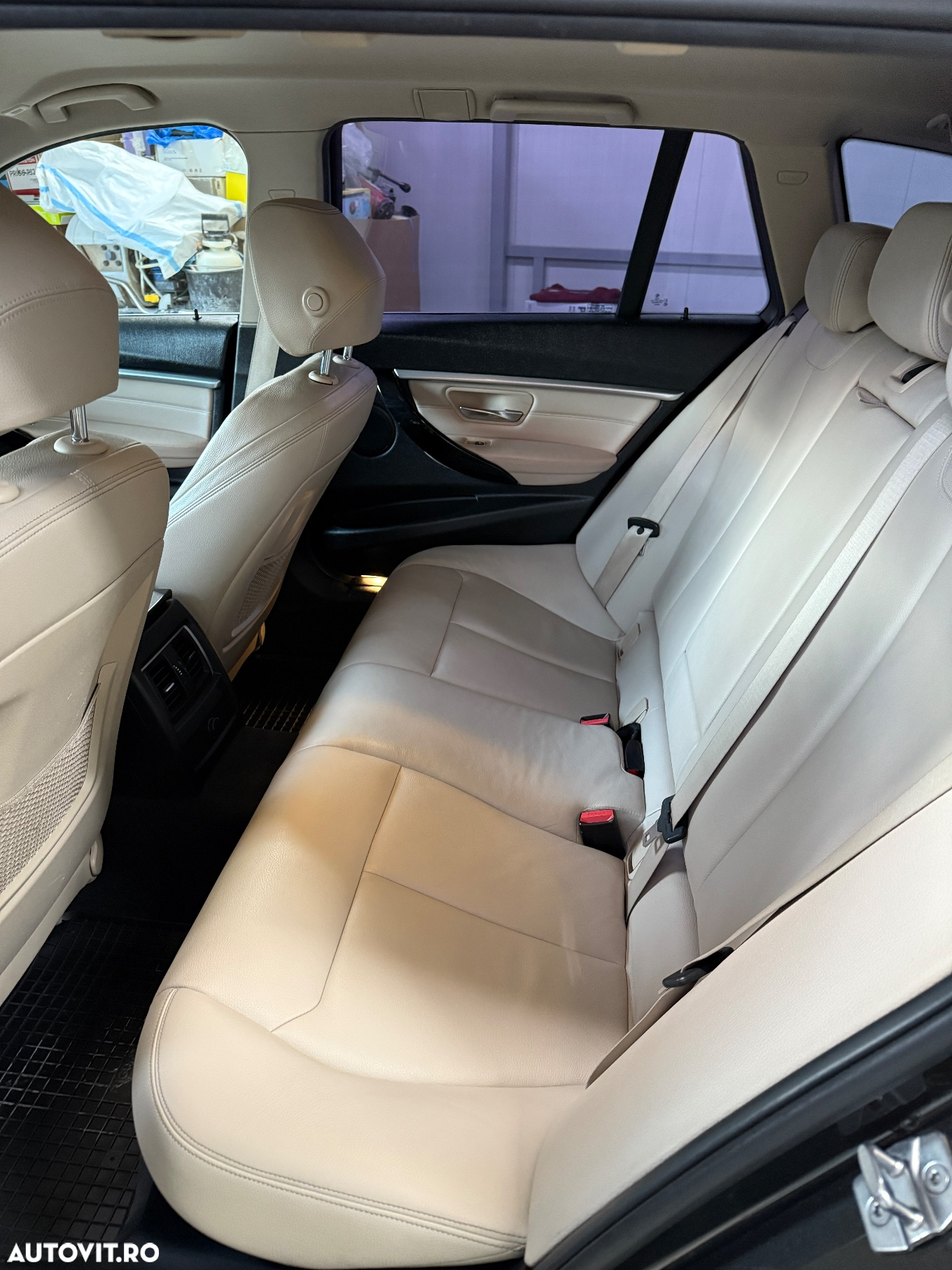 BMW Seria 3 320d Aut. Luxury Line - 28