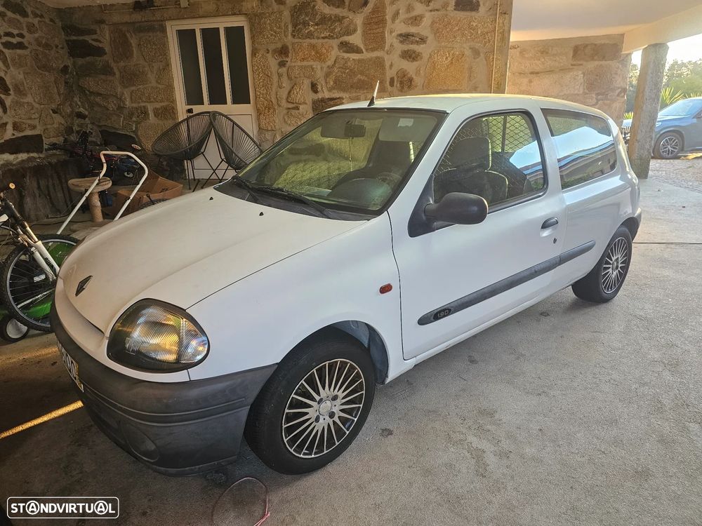 Renault Clio - 1